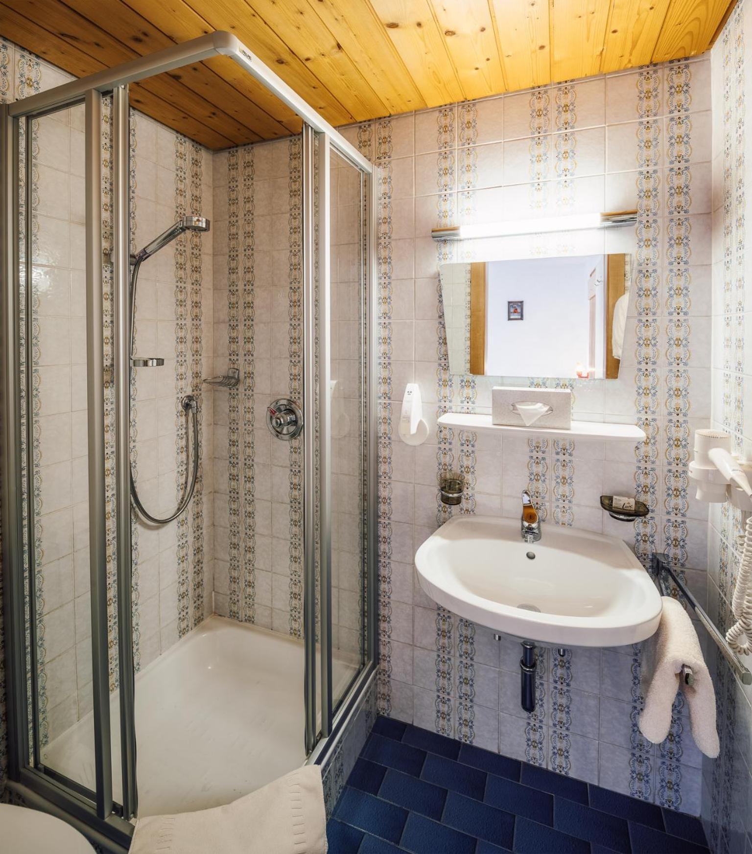 סרפהאוס Hotel Komperdell מראה חיצוני תמונה