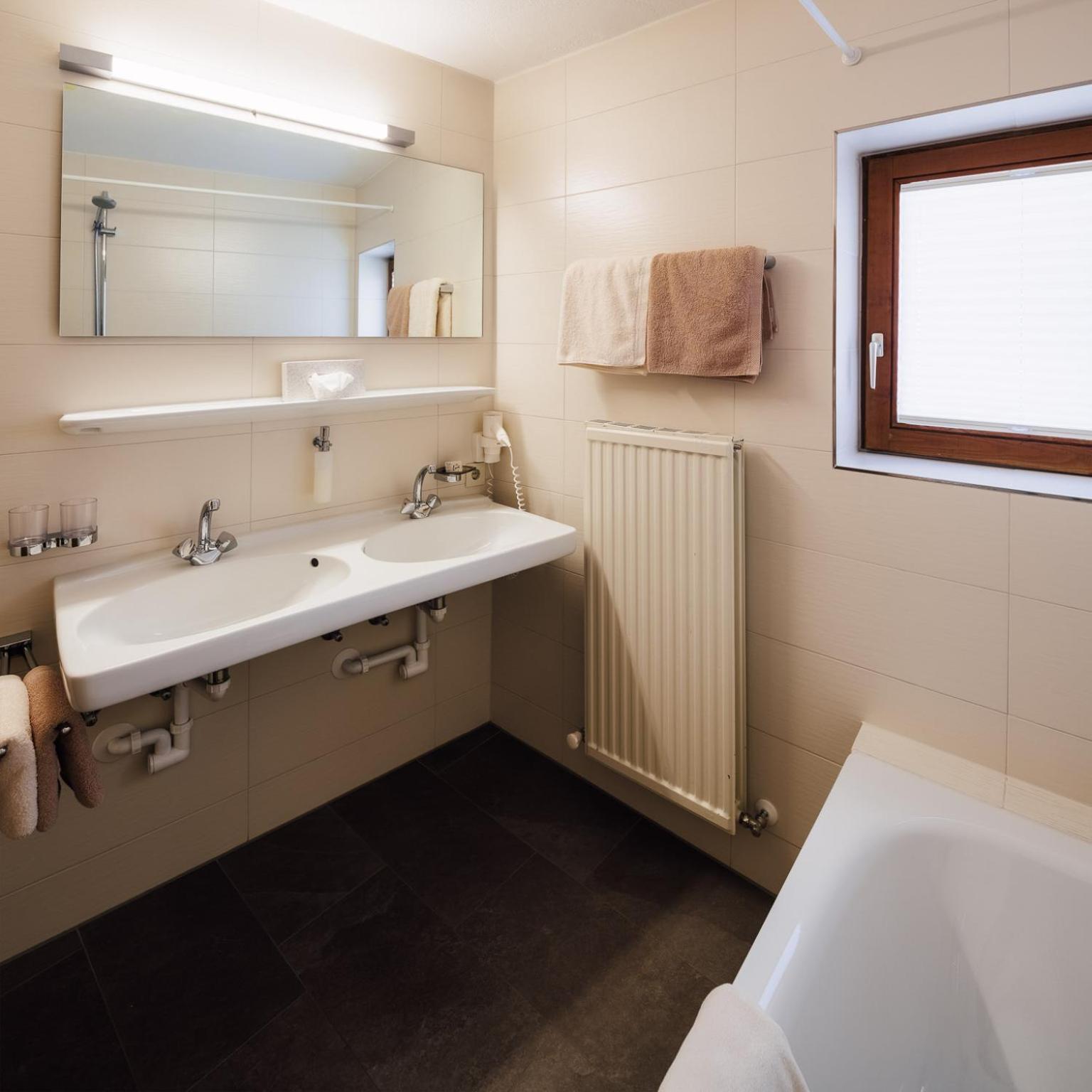 סרפהאוס Hotel Komperdell מראה חיצוני תמונה