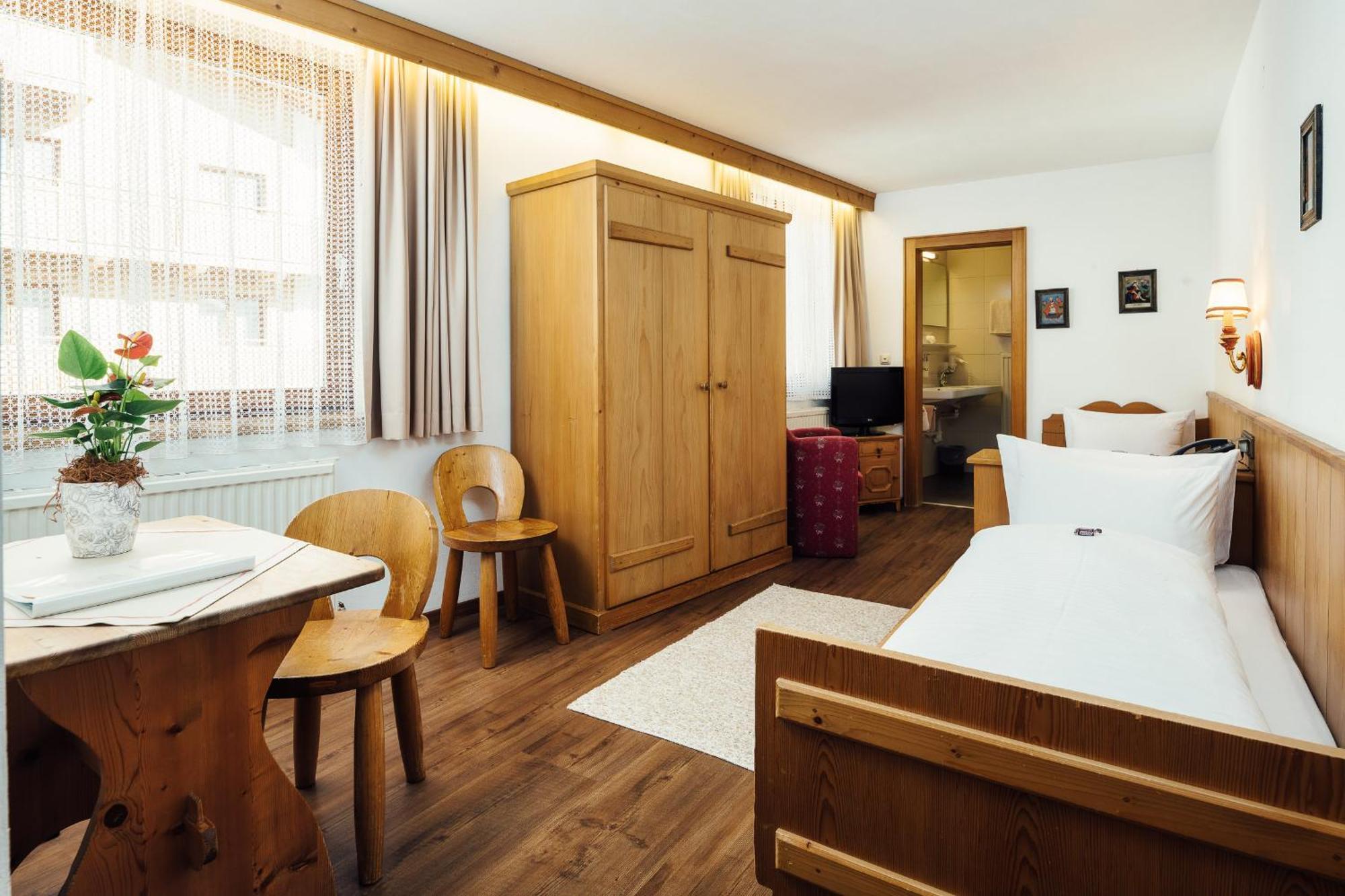 סרפהאוס Hotel Komperdell מראה חיצוני תמונה